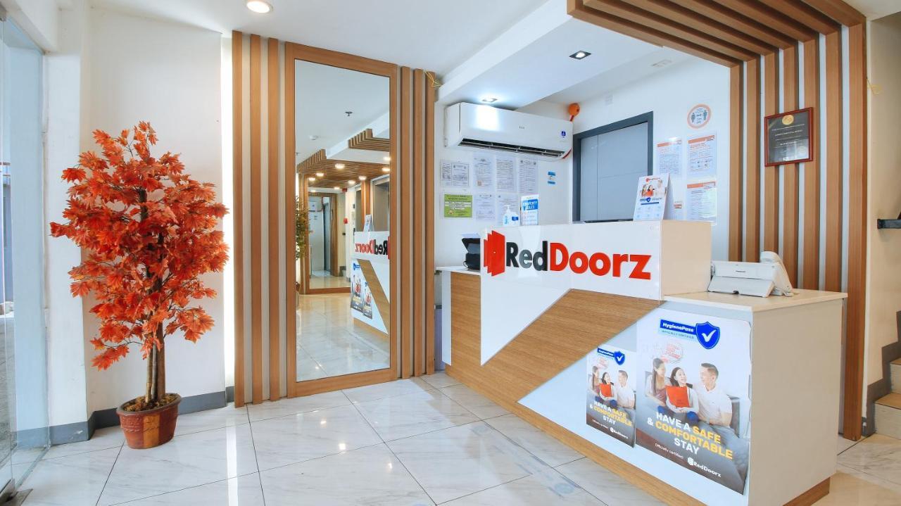 Reddoorz Plus @ Jardin Suites Guadalupe Nuevo Mandaluyong Exterior foto